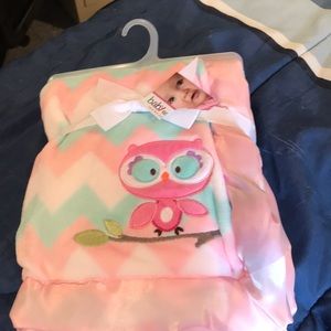 Baby blanket with Owl and Chevron design